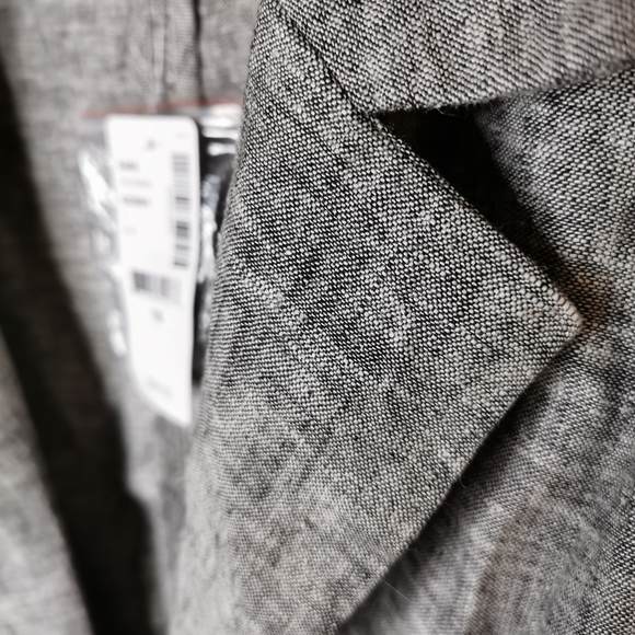 Tailored Linen Blazer - Picture 6 of 7